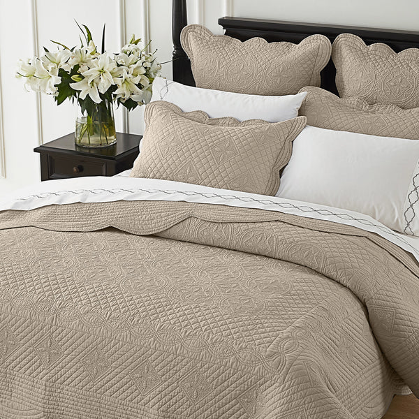 Letto Primavera: trapunta 100 gr/mq in puro cotone – 3 colori + 3 Letto Primavera: trapunta 100 gr/mq in puro cotone – 3 colori + 3