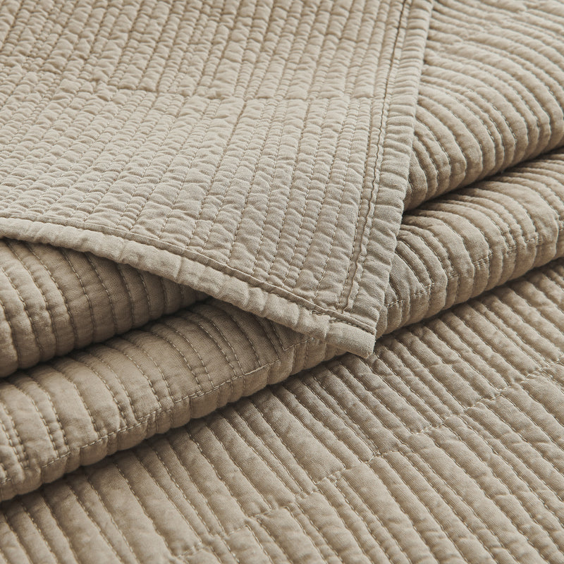 Evelyn Stitch Threads Luxury Pure Cotton Quilt Set, Coffee